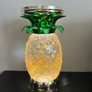 Bath and Bodyworks Pineapple Shaped 3-wick glitter light up candle holder